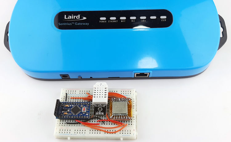 Arduino with Lora Module and DHT22 Sensor
